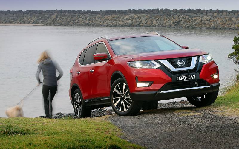 Comparison Nissan XTrail Ti 2017 vs Nissan Rogue 2017 SUV Drive